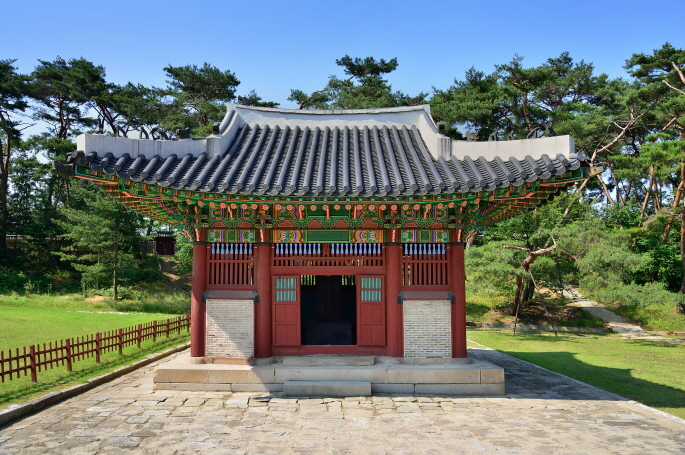 홍릉의 비각 정면